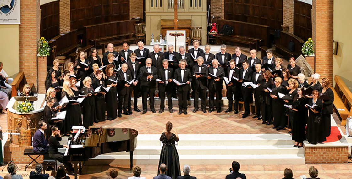 The operatic choir Lirica San Rocco from Bologna